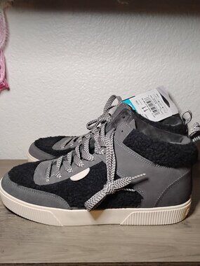Reef Women's Lay Day Hi High Top Sneakers in Raven Cozy size 11